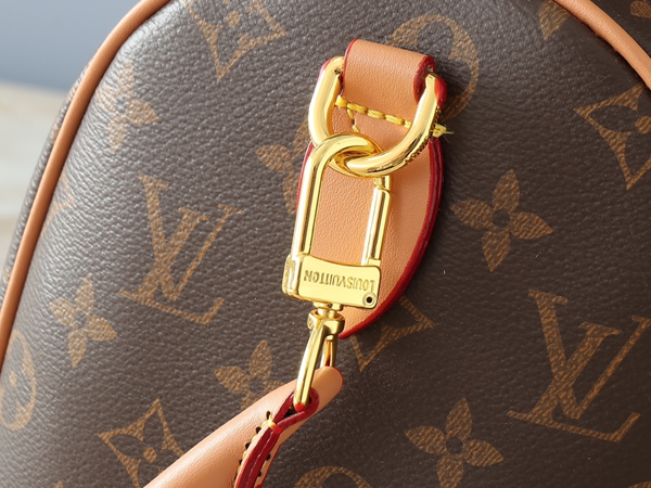 ルイヴィトンバッグ角部分ディテール